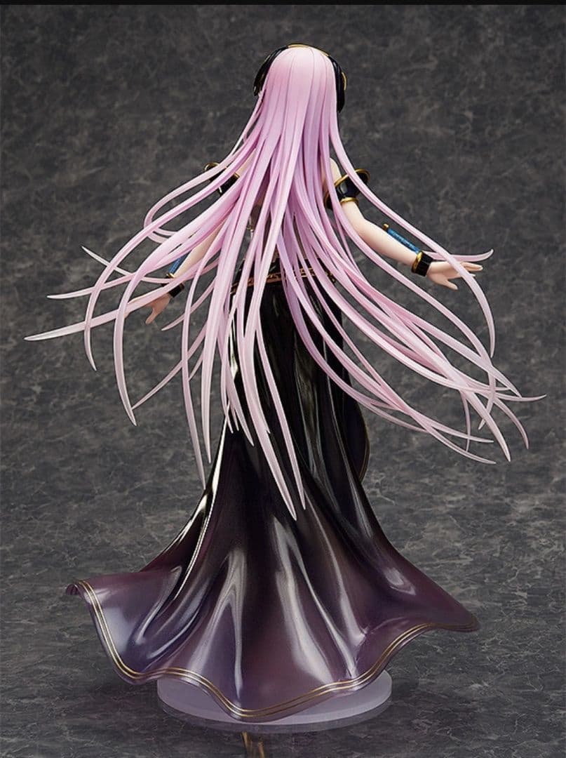 FREEing 巡音ルカ V4X 1/4フィギュア