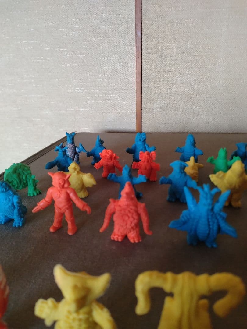 ウルトラマン消しゴム147体セット