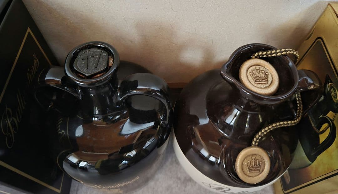 未開栓・箱付 バランタイン 17年 黒陶器 ＆ フラゴン 陶器ボトル 2本セット