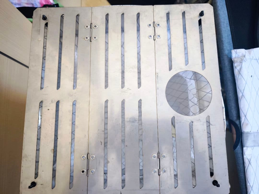 WINDY AND RAINY　コラボダストテーブル