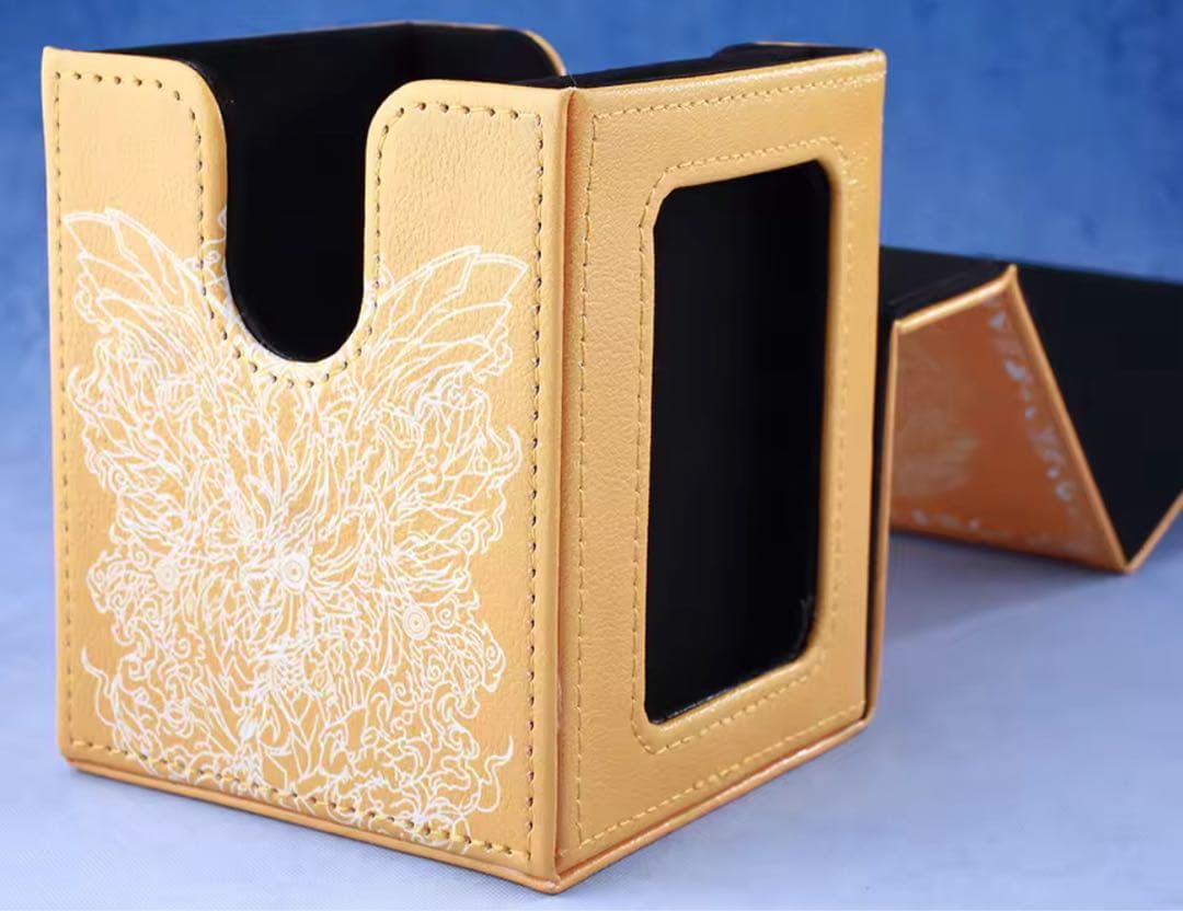 遊戯王　ディスプレイ付き　デッキケース　ラーの翼神龍　オシリス　オベリスク