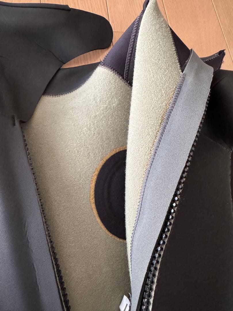 O'Neill ブラック フルスーツ　セミドライ　5/3ミリ