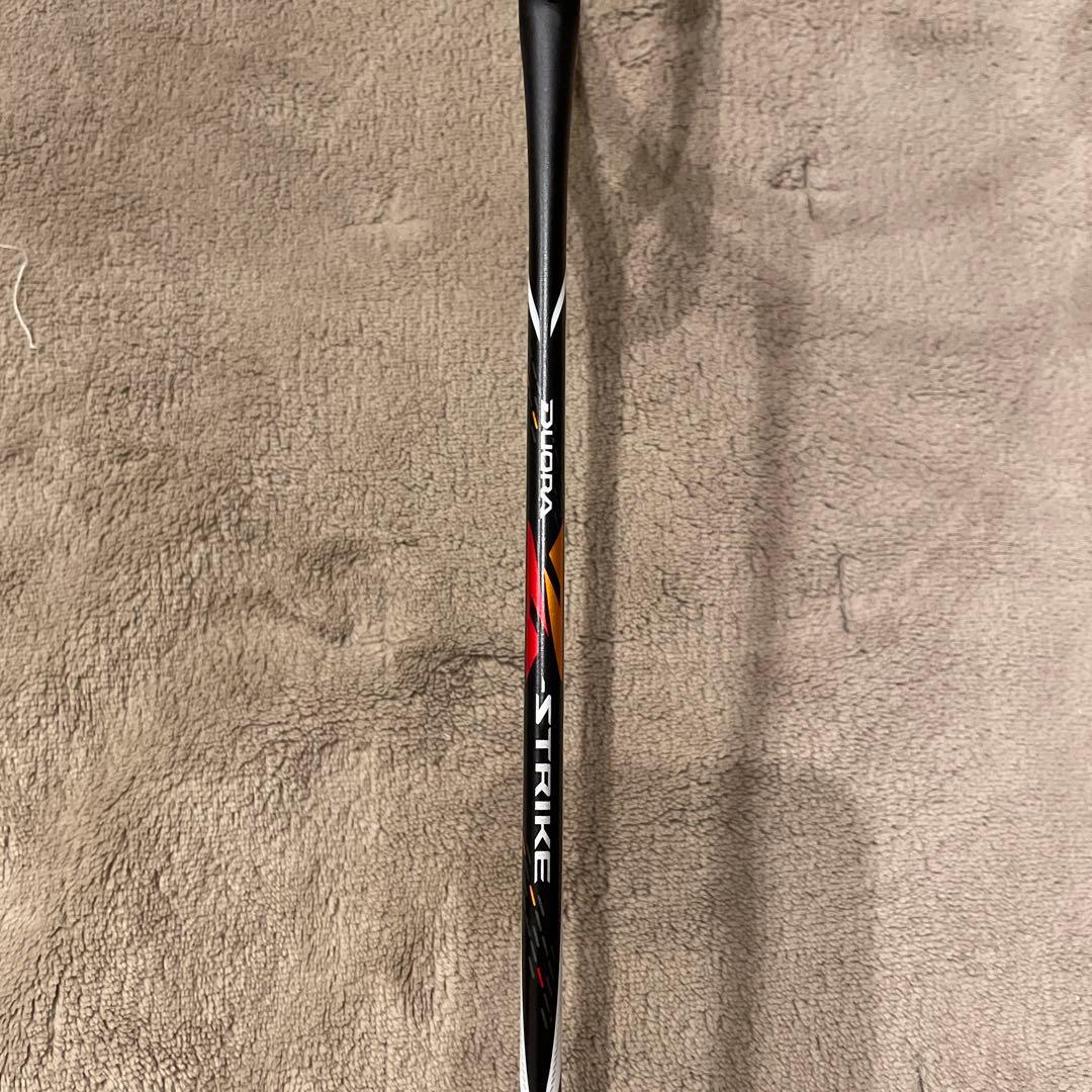 バドミントンラケット DUORA STRIKE 3U