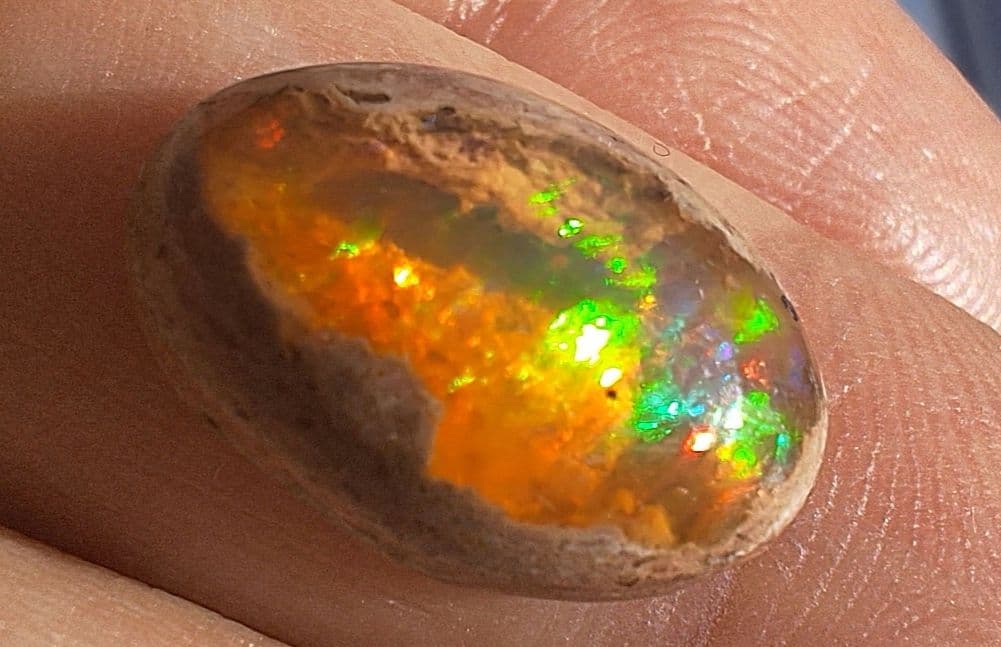 全面遊色効果カンテラオパール