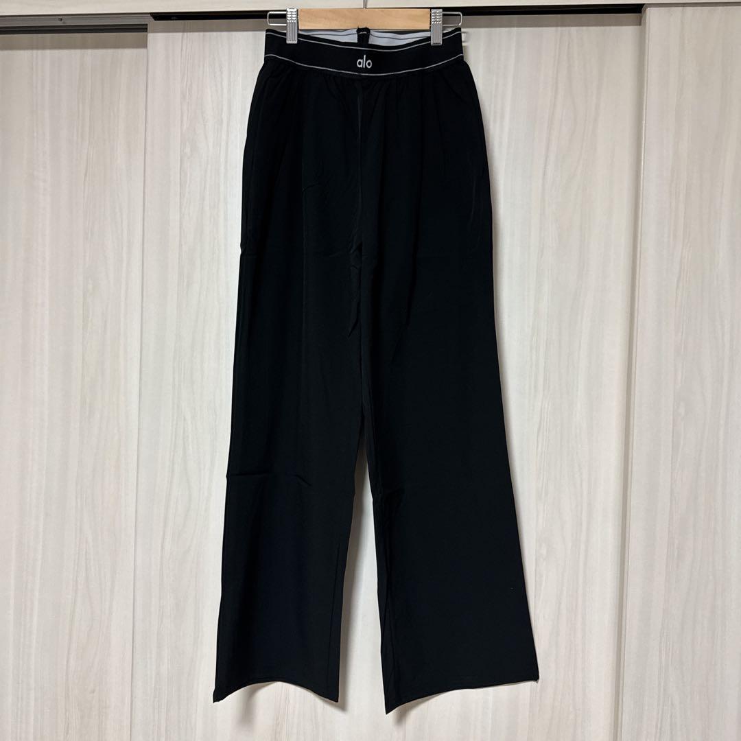 ラスト一点　Alo Yoga パンツ ボトム トラウザー アローヨガ M 黒
