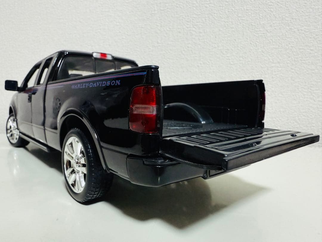 '06 Fordフォード F-150 Harleyハーレー 1/18 新品