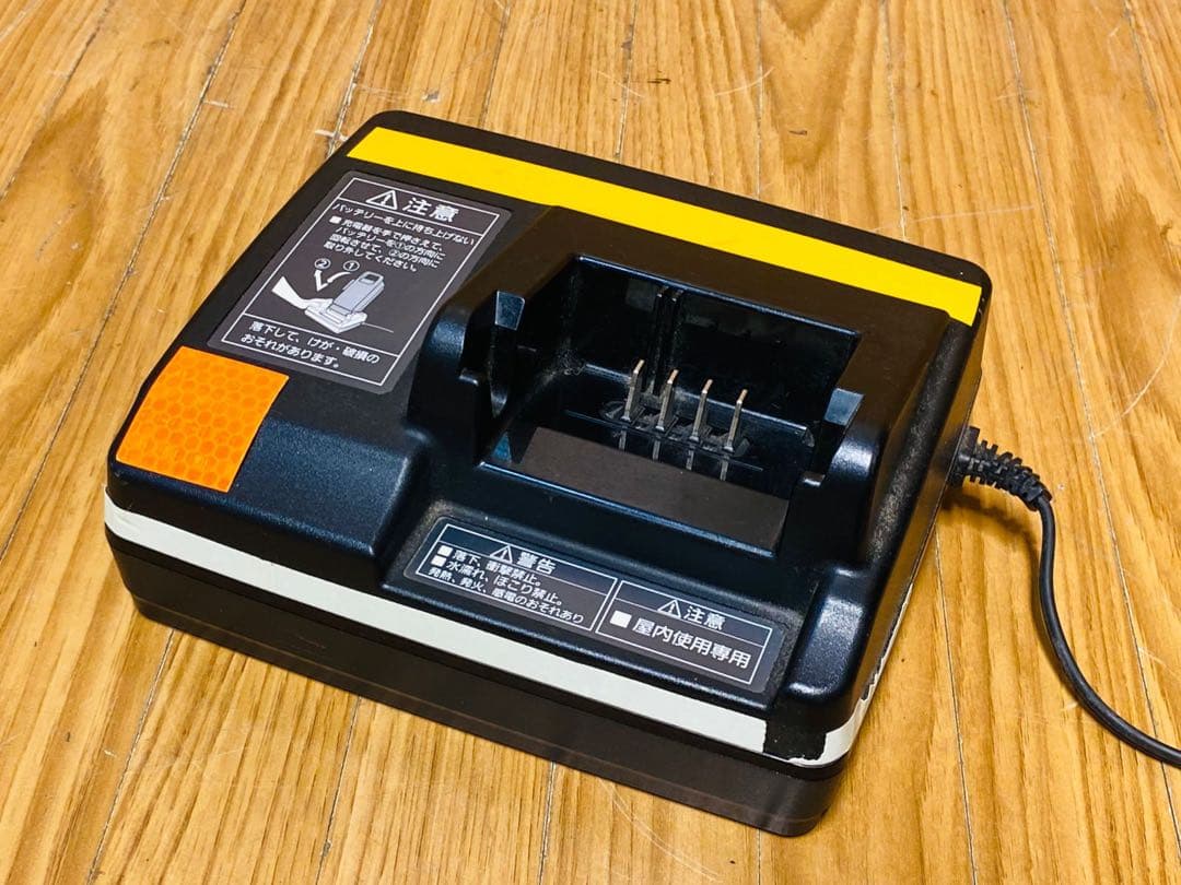 Panasonic 電動自転車用充電器 NKJ073Z 日本制