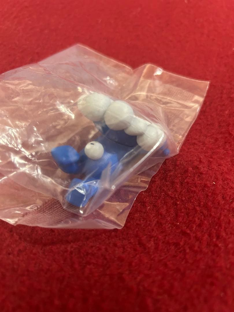 万博公式ライセンス商品のミャクミャク　1/150フィギュア+会場内フィギュア