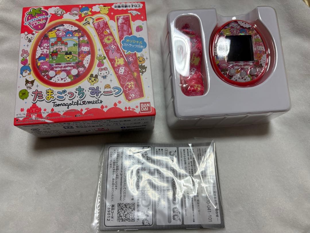 たまごっちみーつ　サンリオキャラクターズみーつver. 赤