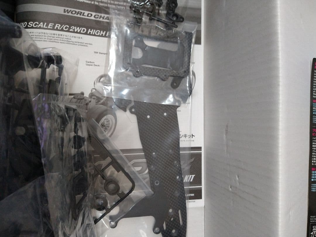 未組み立て　タミヤ　Tamiya TRF 102 シャーシキット　開封