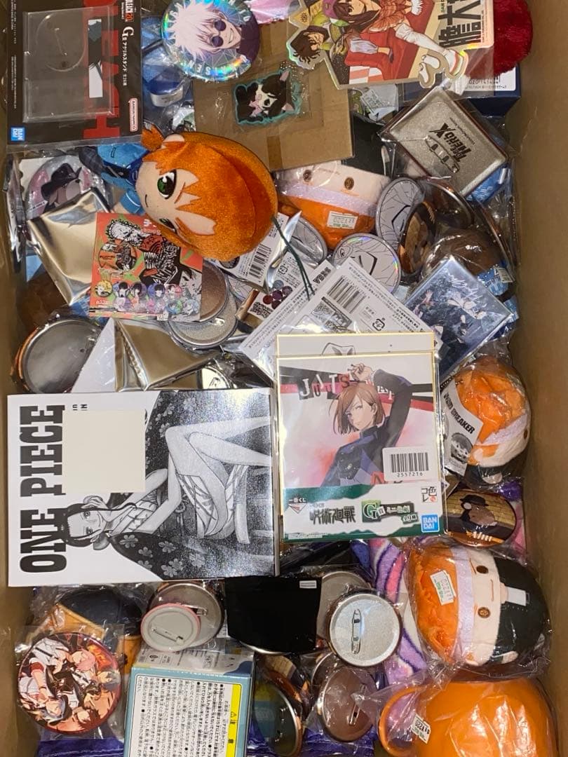 アニメグッズ ノンジャンル大量 缶バッジなど まとめ売り 140サイズ