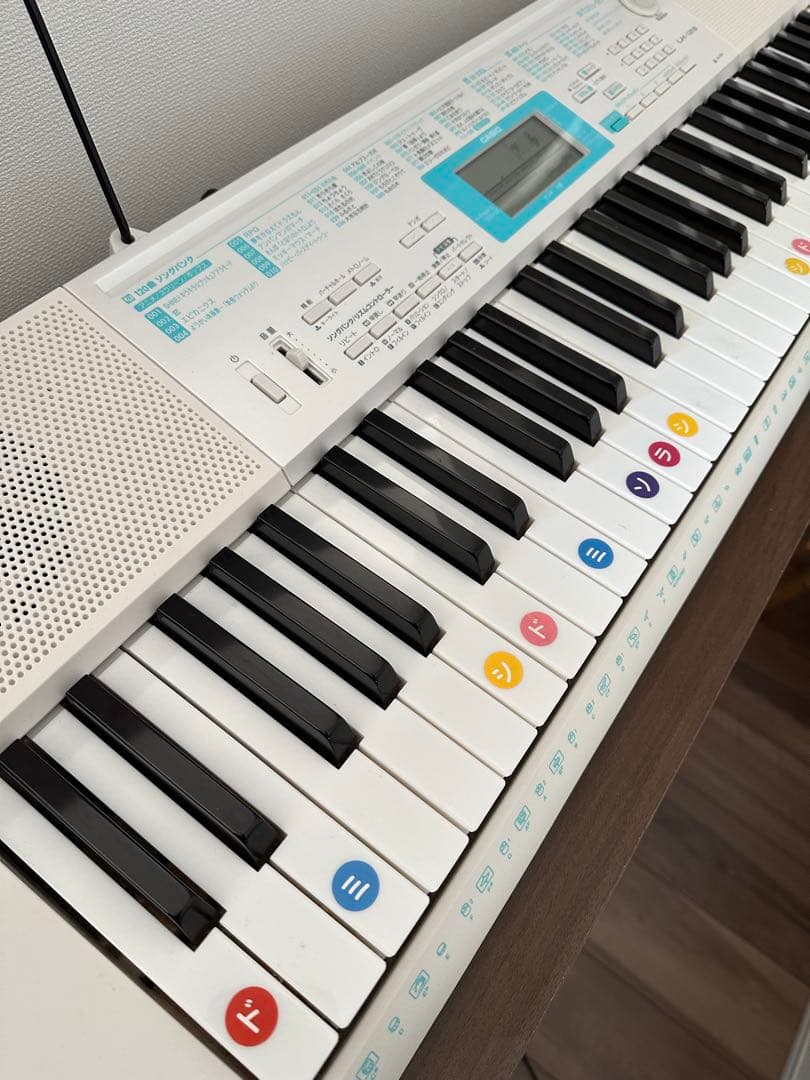 カシオ　キーボード　光ナビゲーションキーボード