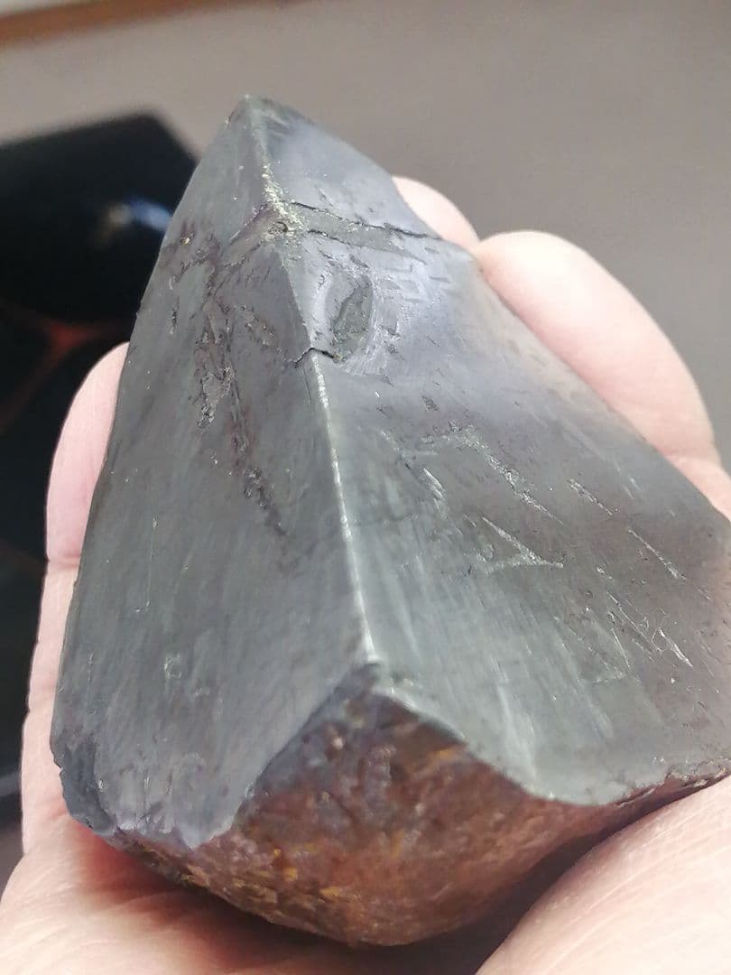 ★『超隕石』隕石原石　 969g　 隕石内部 表面は『鏡面仕上げ』になっています