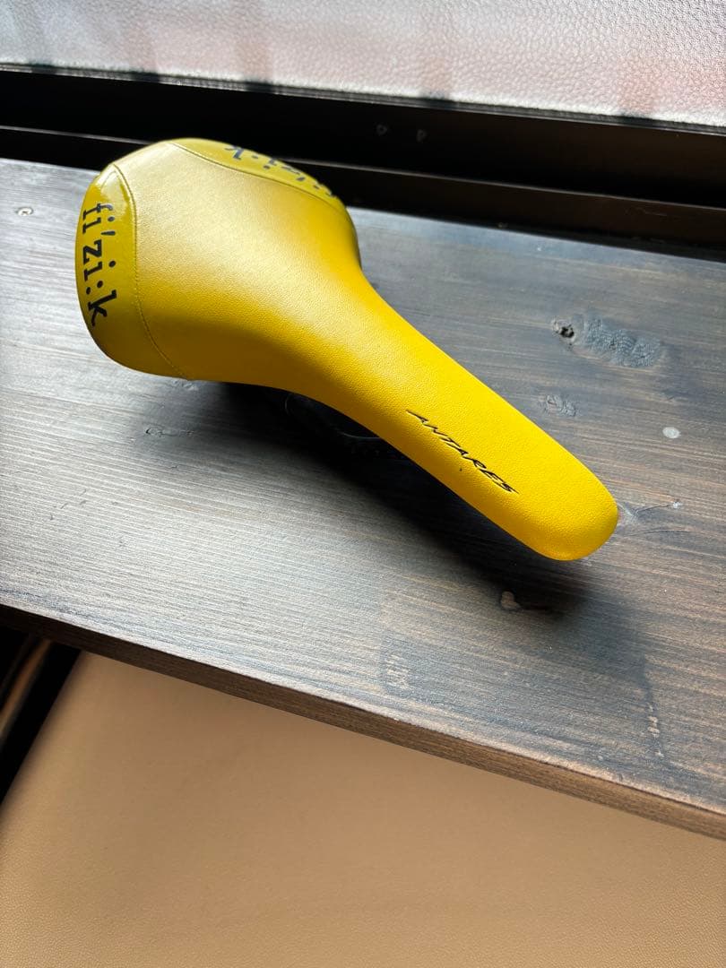 fizik サドル ANTARES ツールドフランスマイヨジョーヌモデル