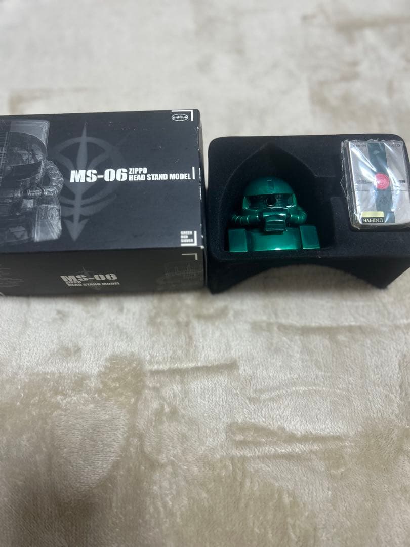 ガンダム　MS-06 zippo head stand model