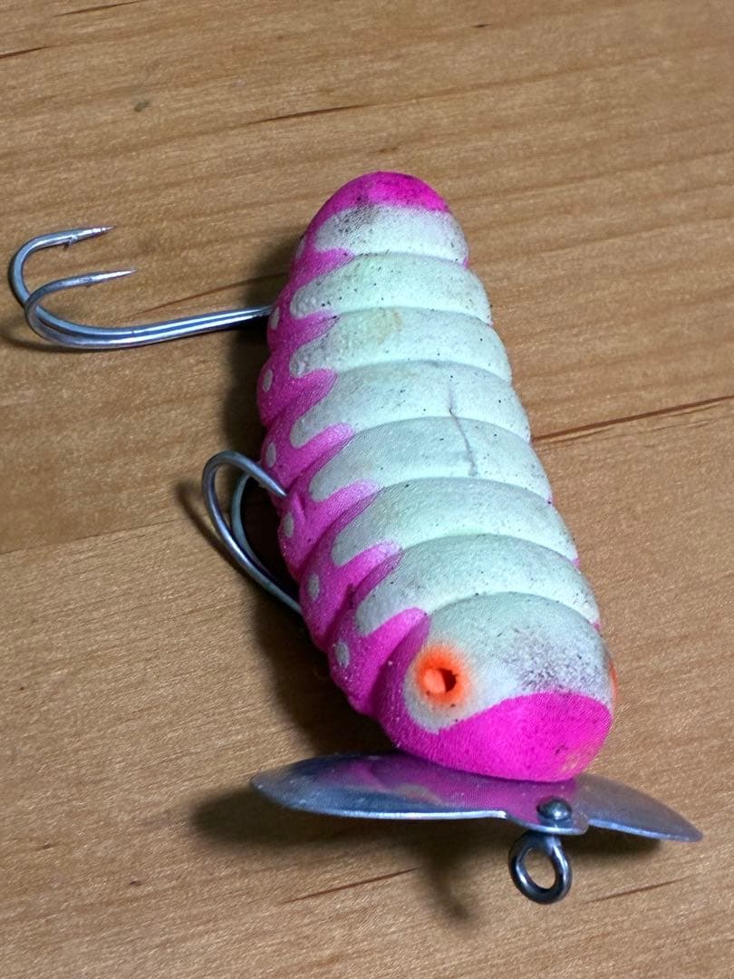 鯰が楽しめるセット！廃盤品キャタピーソフト２つ！！ポンパドール鯰！