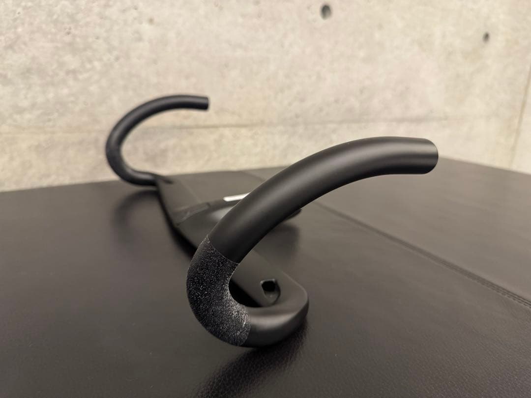 BLACK INC 一体型エアロバーステム AB02 400/90mm