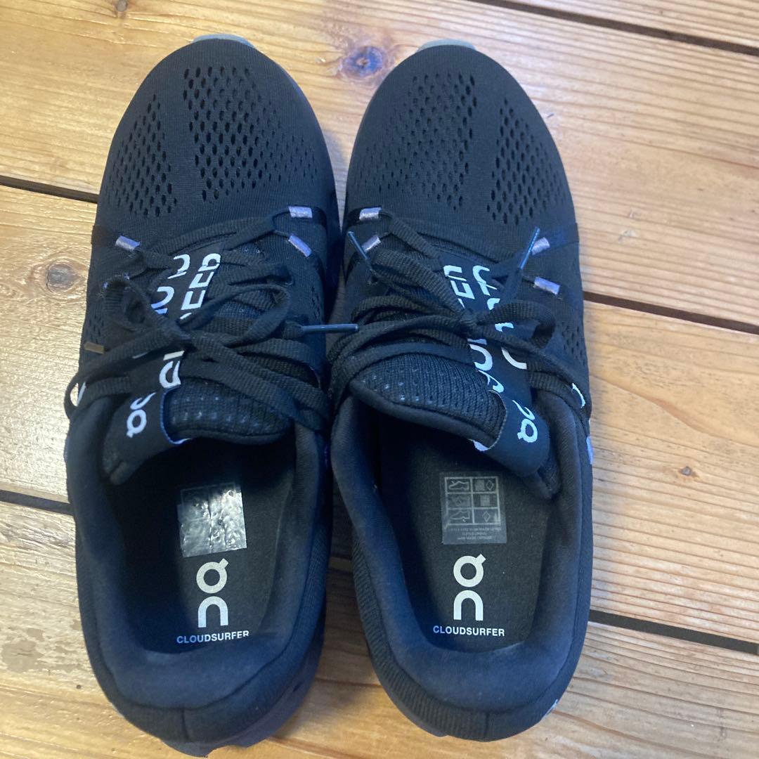 スパイク・シューズ ON Cloudsurfer 27.0