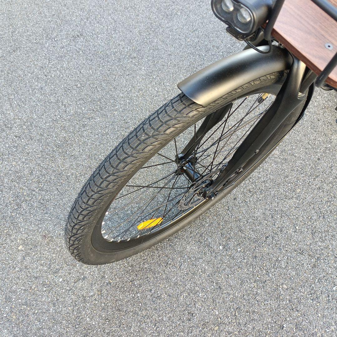 ADO Air 28 Pro。カゴ付き。電動アシスト自転車