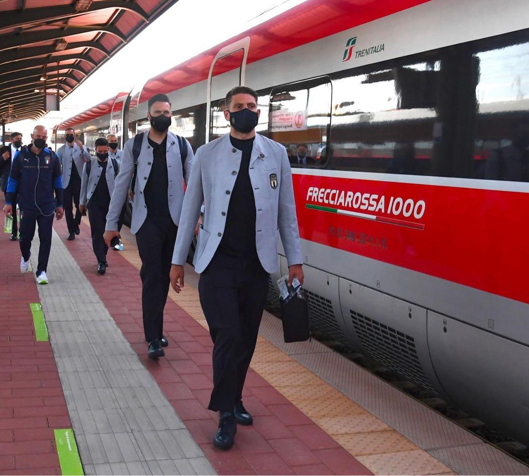 実使用品　イタリア代表エンポリオアルマーニ　ジャケットスーツ　サイズ46 支給