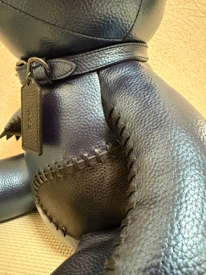 【たーくん】COACH ぬいぐるみ メタリックレザー ベアドール ACE