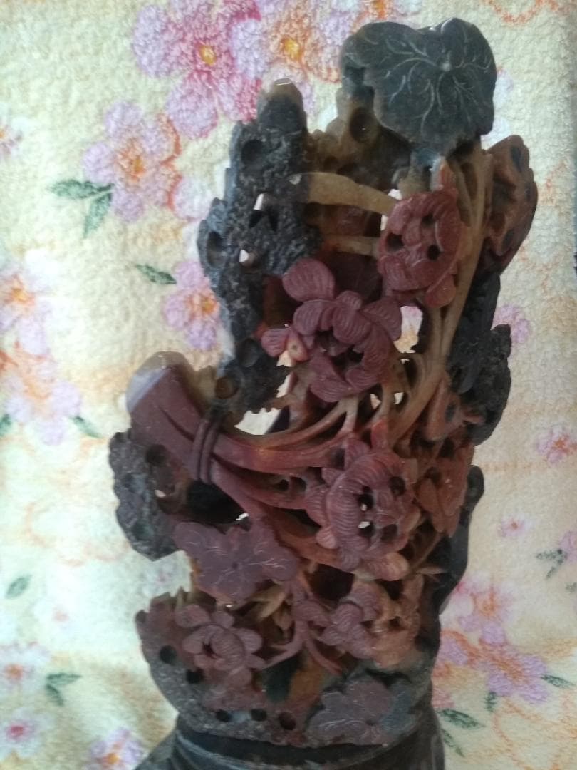 石の透かし彫り【玉石寿山石】