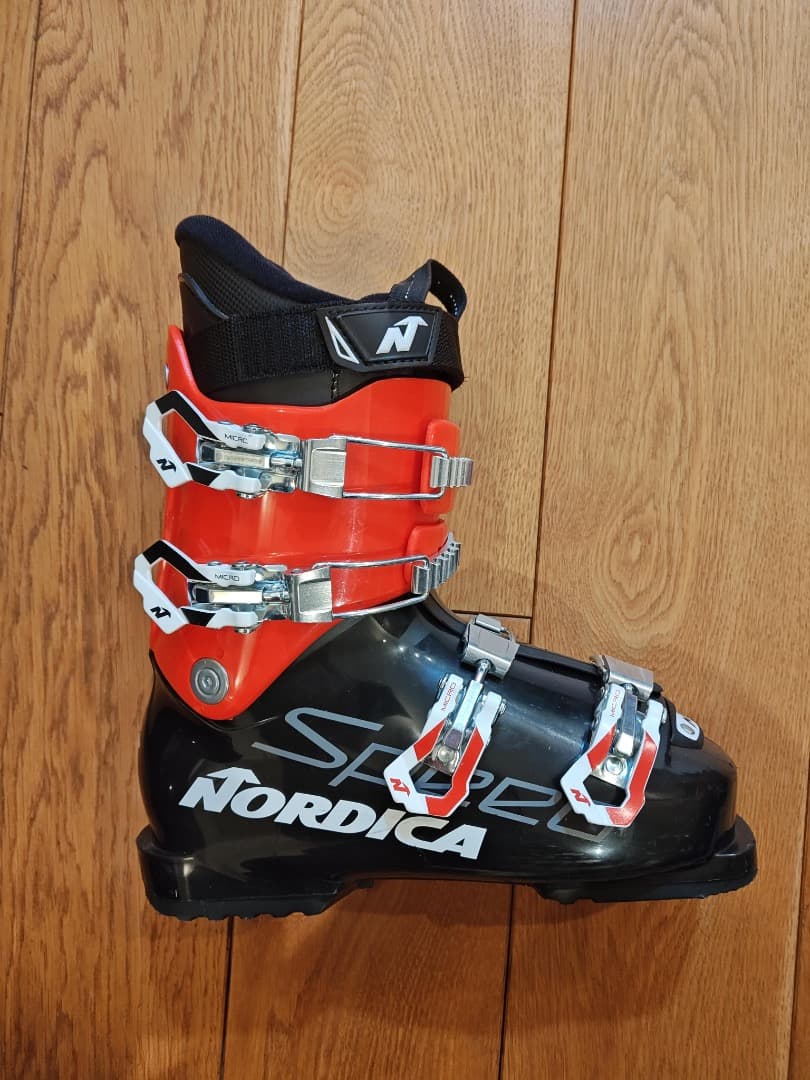 Nordica スピードマシン J4 ジュニアスキー靴 24-24.5cm