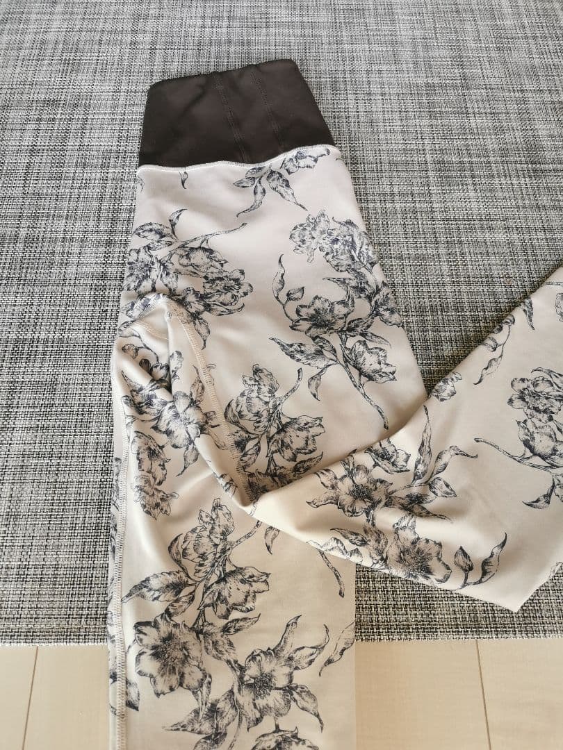 ヨガウェア　上下セット　SUKALA LAVA