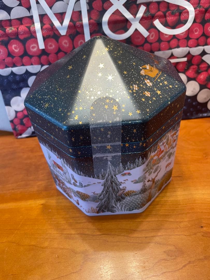 18 M&S クリスマス限定　プロジェクターオルゴール缶　トフィーツリー缶
