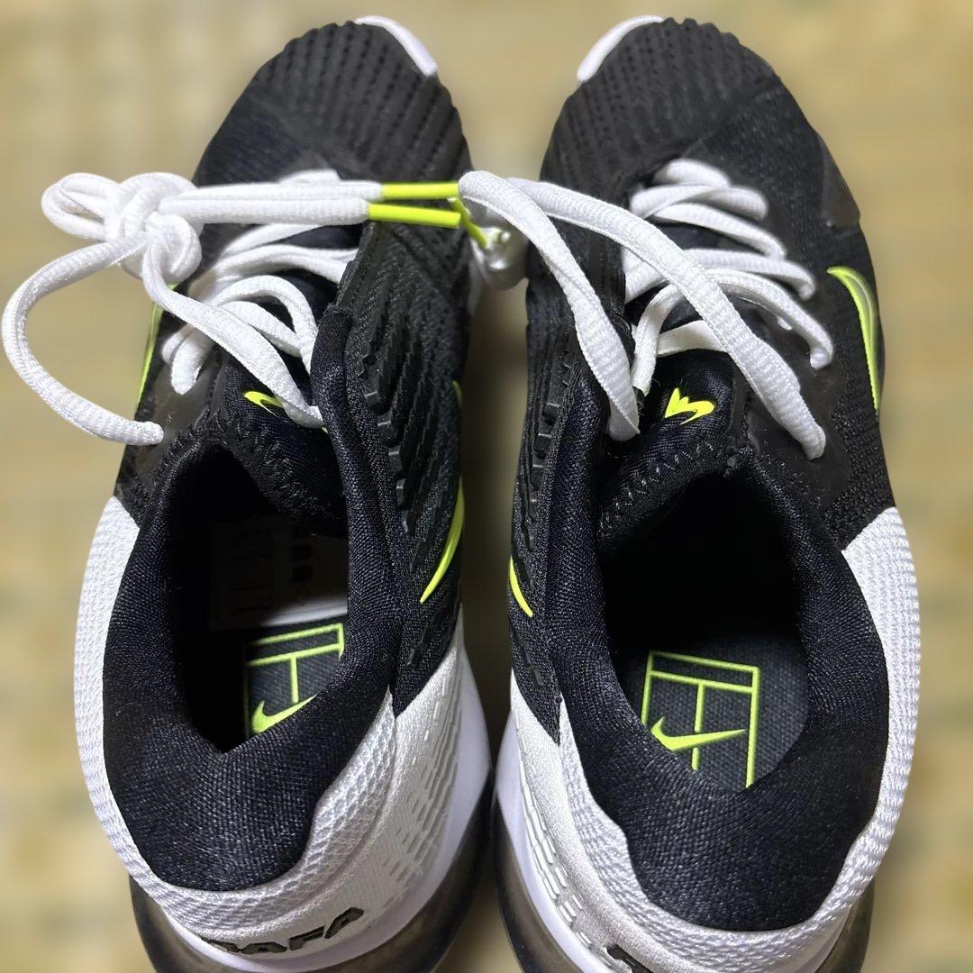 最終値下げ【ナダル】Nike テニスシューズ ブラック/イエロー　25cm