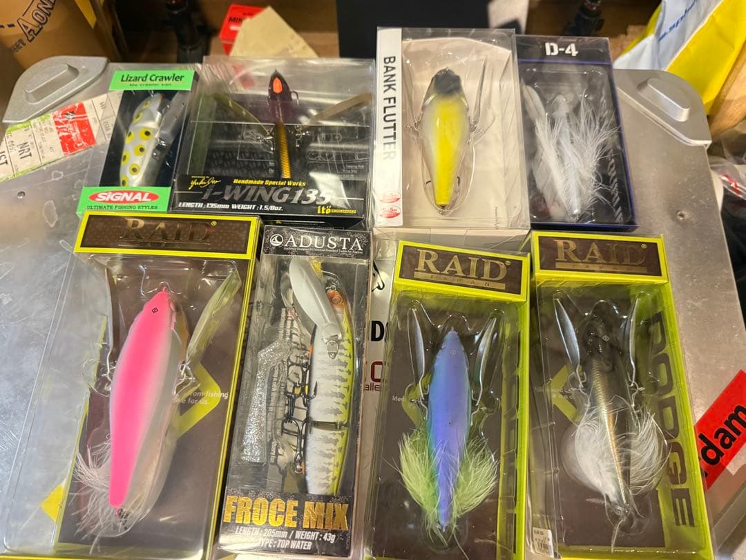 【バス釣り用品まとめ売り】リール、ルアー、ワーム大量セット　タックルボックス付き