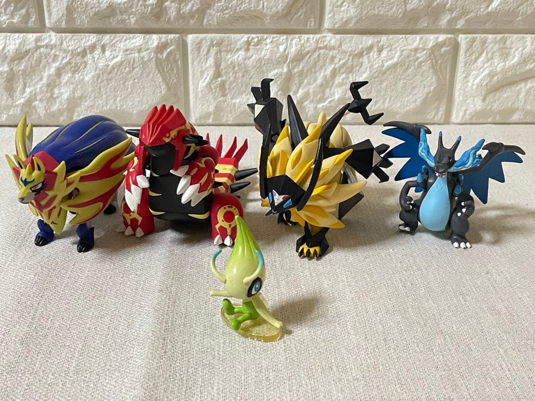 ポケモン　モンコレ　アルセウス　リザードン　ピカチュウ　レジギガス　シードラ