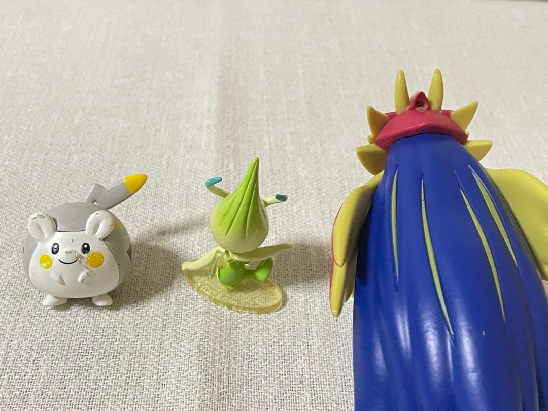 ポケモン　モンコレ　アルセウス　リザードン　ピカチュウ　レジギガス　シードラ