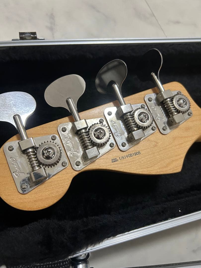 ベース Fender usa adam clayton Jazz Bass