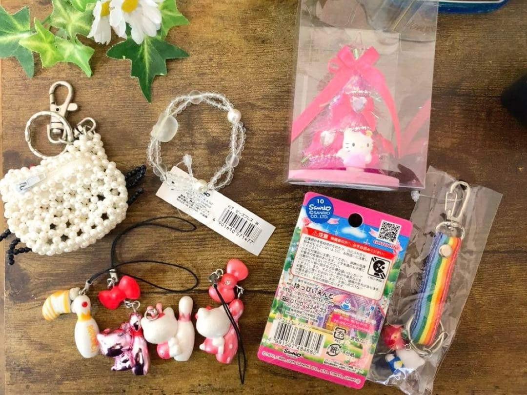 た*ぽ様 ☆激レア☆ ハローキティ ビーズポーチ　ブレスレット　ストラップ等　9
