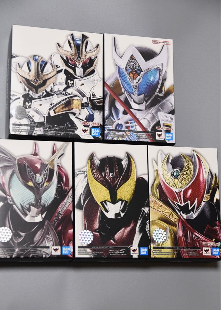 shフィギュアーツ真骨彫製法仮面ライダーキバ　セット