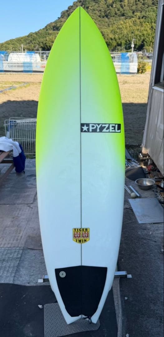 PYZEL TIGERTWIN 5'8\