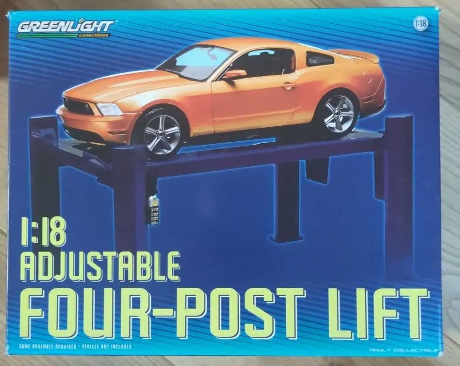 ミニカー GREENLIGHT 1:18 Four-Post Lift