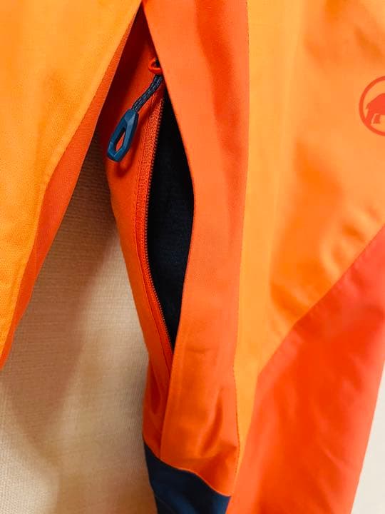 M ☆新品☆ マムート　スノーパンツ　スキーパンツ　レディース　スノーボード