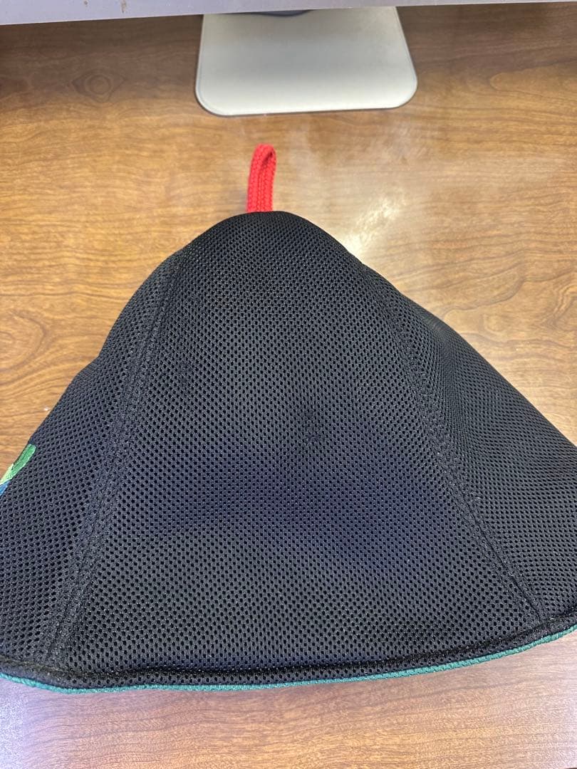 草加健康センター　厚木健康センター　サウナハット メッシュ 黒色 アニメ刺繍