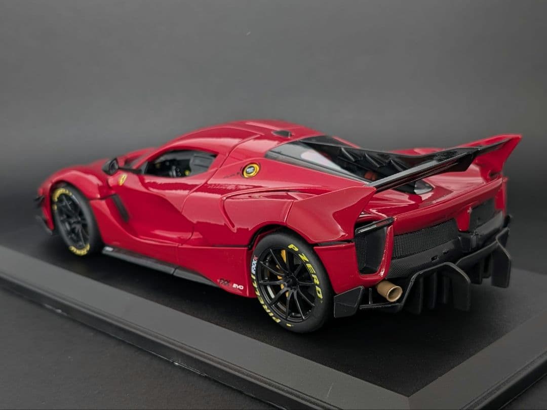 ブラーゴ 1/18 フェラーリ FXX K EVO メタリックレッド