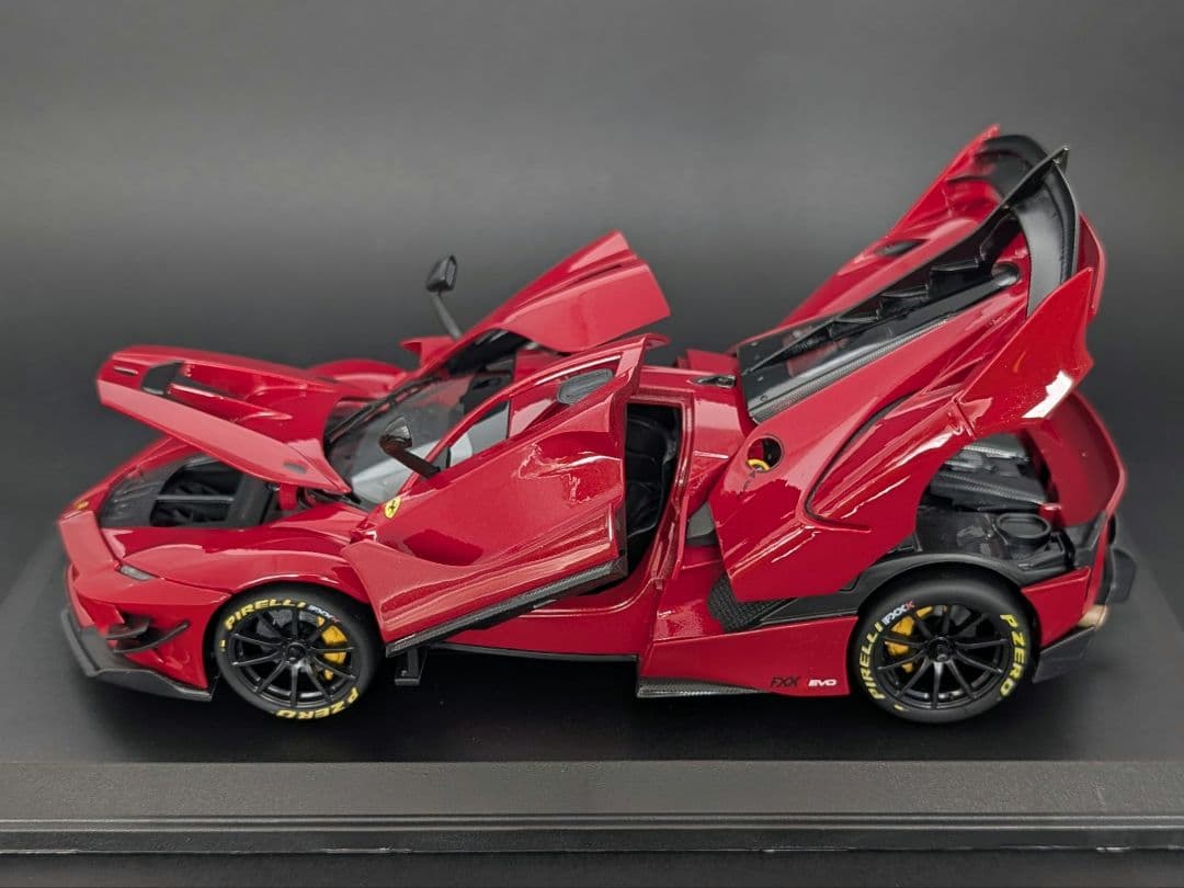 ブラーゴ 1/18 フェラーリ FXX K EVO メタリックレッド