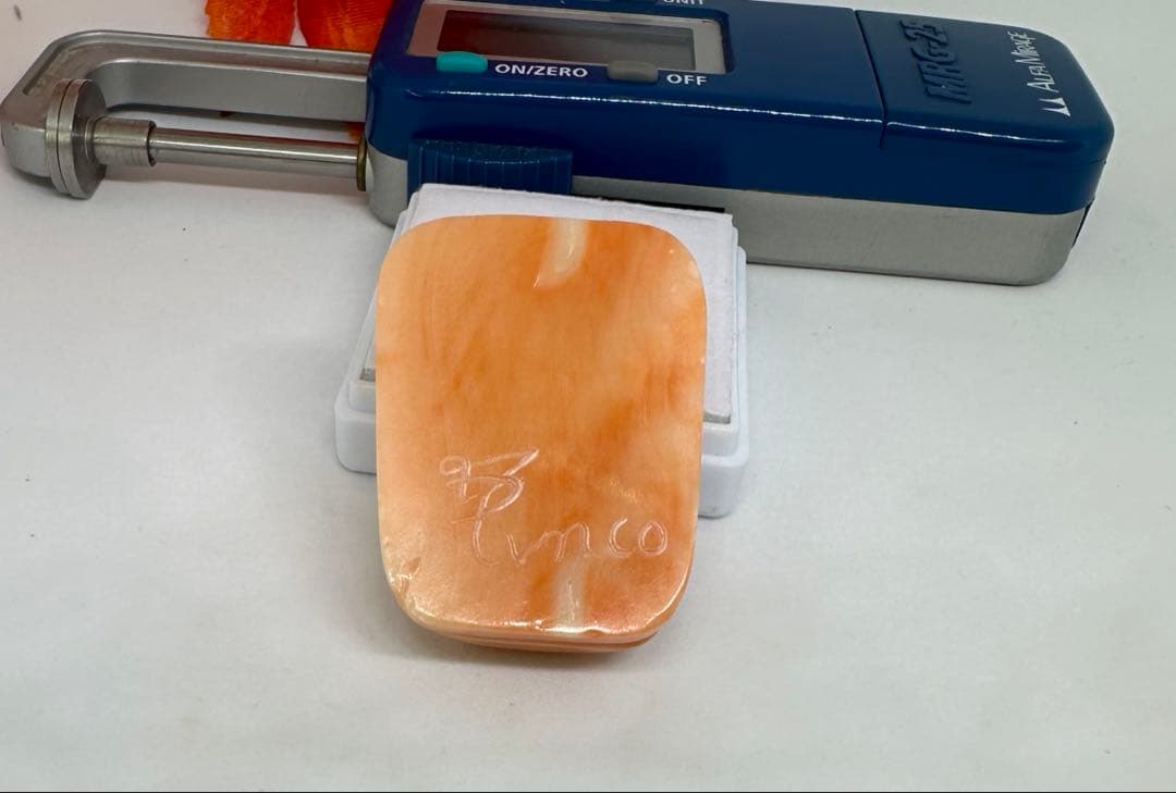 09096天然珊瑚彫刻オレンジ色の美人