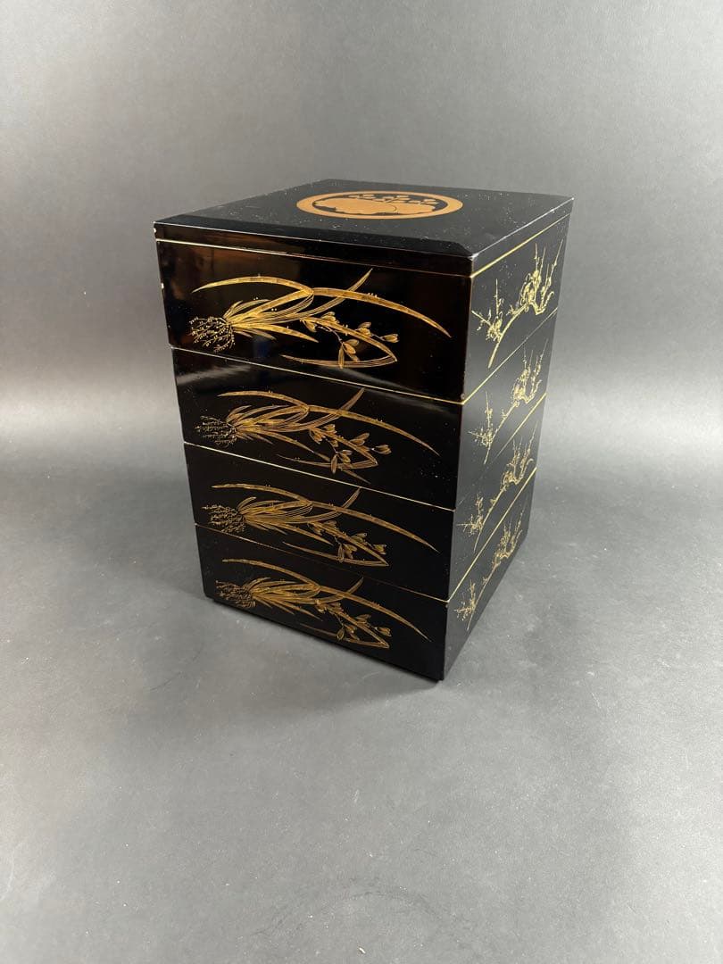 セール　重箱　四段　輪島塗　梨地　家紋　松竹梅