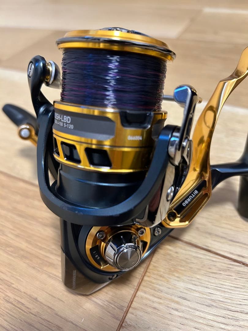 Daiwa スピニングリール 18トーナメントISO LBD