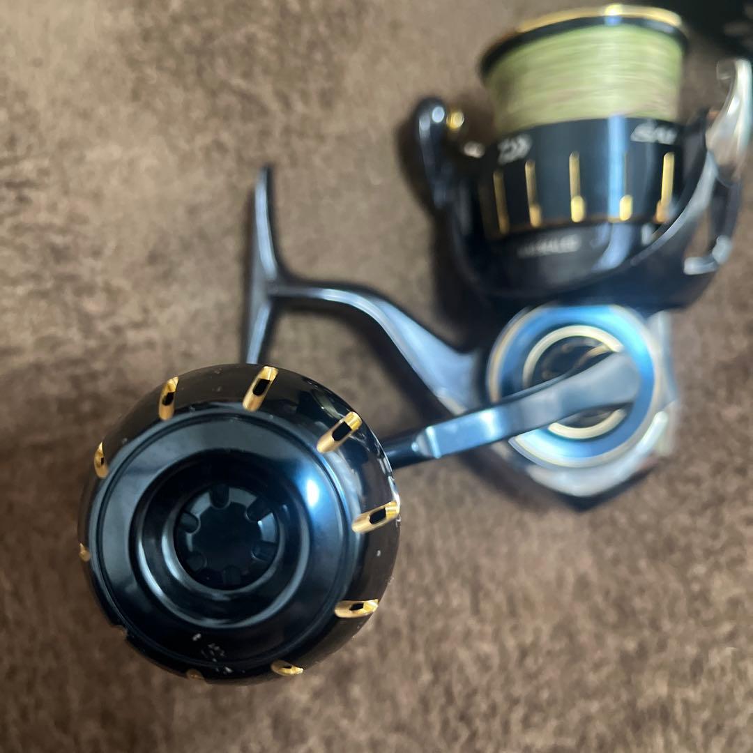 23ソルティガ6000H スピニングリール