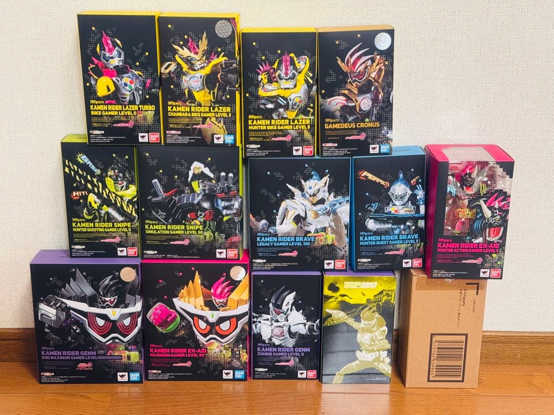 【新品未開封】仮面ライダーエグゼイド　フィギュアーツ14体セット