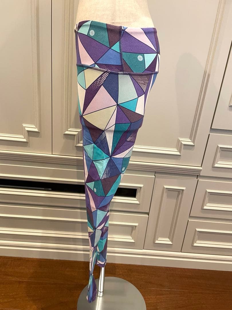 ☆easyoga 幾何学模様 ヨガパンツ