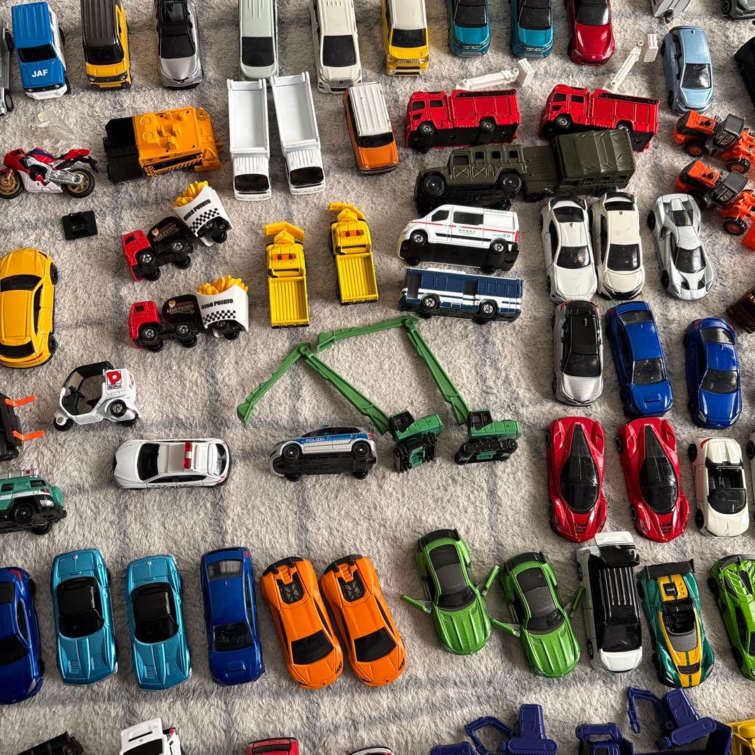 トミカ　　約200台