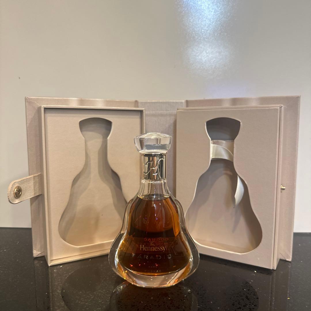 Hennessy Paradis ミニ　専用ボックス付き